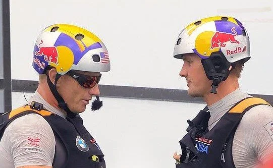 Red bull skateboard hot sale helmet
